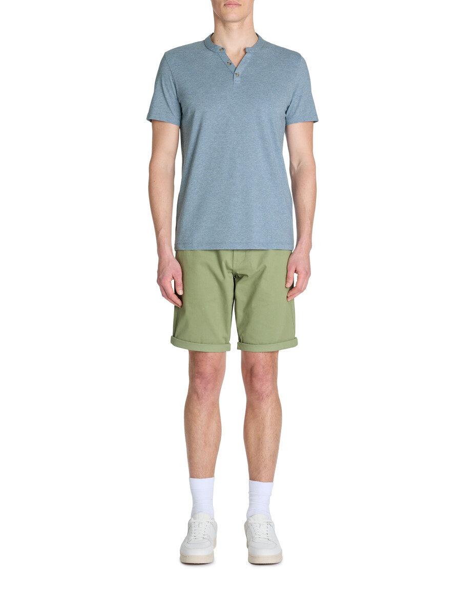 henley-t-shirt aus baumwollmischgewebe mit regulärer passform