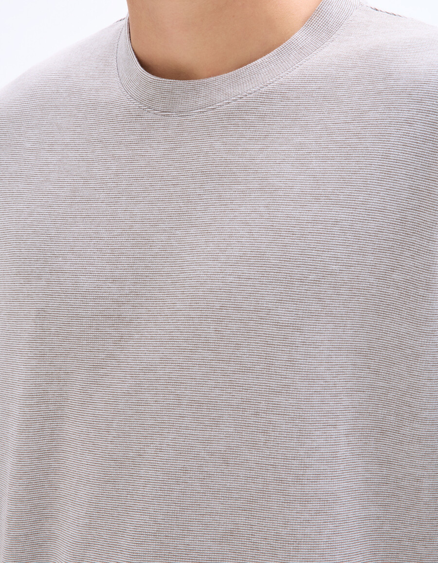 oversized gestreiftes t-shirt mit rundhalsausschnitt