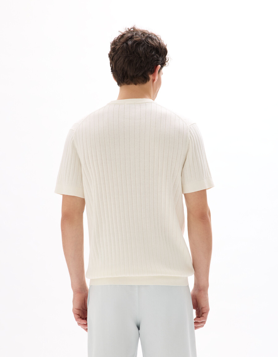 strick-t-shirt mit normaler passform und rundhalsausschnitt