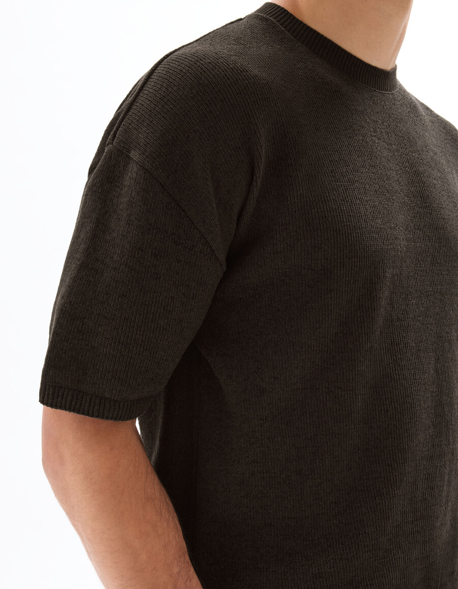 kastenförmiges strick-t-shirt mit rundhalsausschnitt