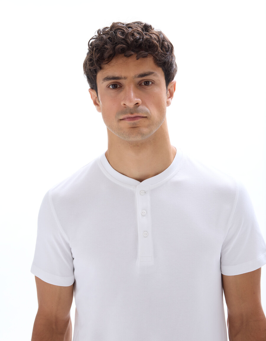 henley-t-shirt in regulärer passform aus stretch-piqué-baumwolle