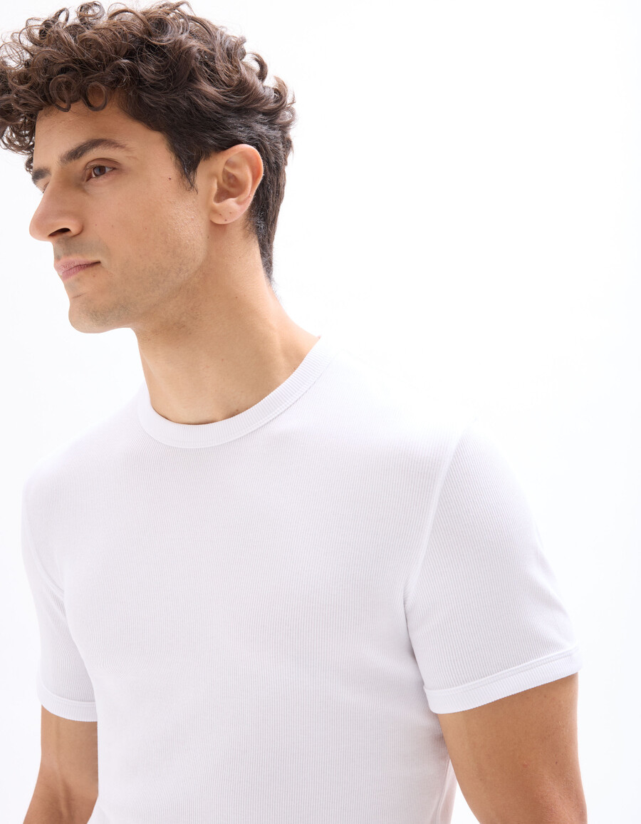 schmal geschnittenes t-shirt aus gerippter stretch-baumwolle mit rundhalsausschnitt