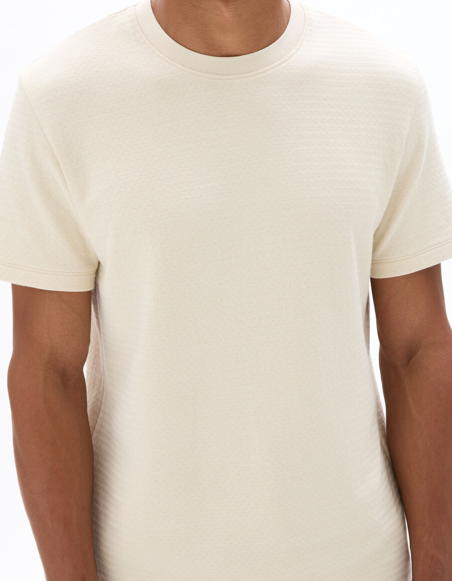 regular fit t-shirt mit rundhalsausschnitt 100 geprägte baumwolle