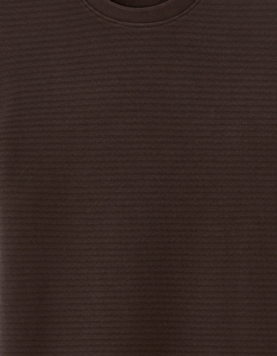 regular fit t-shirt mit rundhalsausschnitt 100 geprägte baumwolle