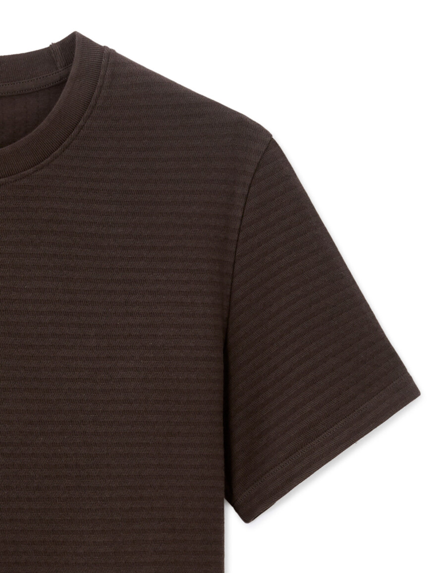 regular fit t-shirt mit rundhalsausschnitt 100 geprägte baumwolle
