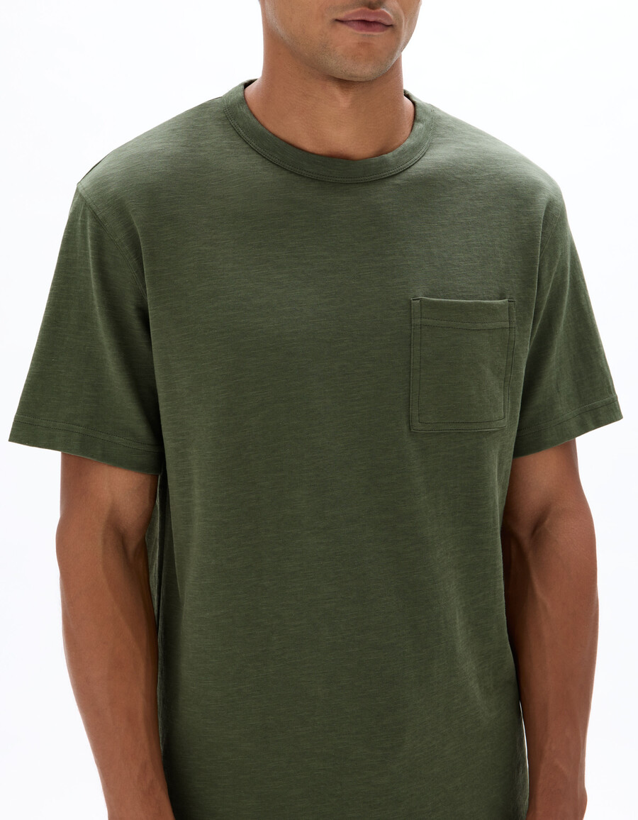 kastenförmiges t-shirt mit rundhalsausschnitt und slub-struktur