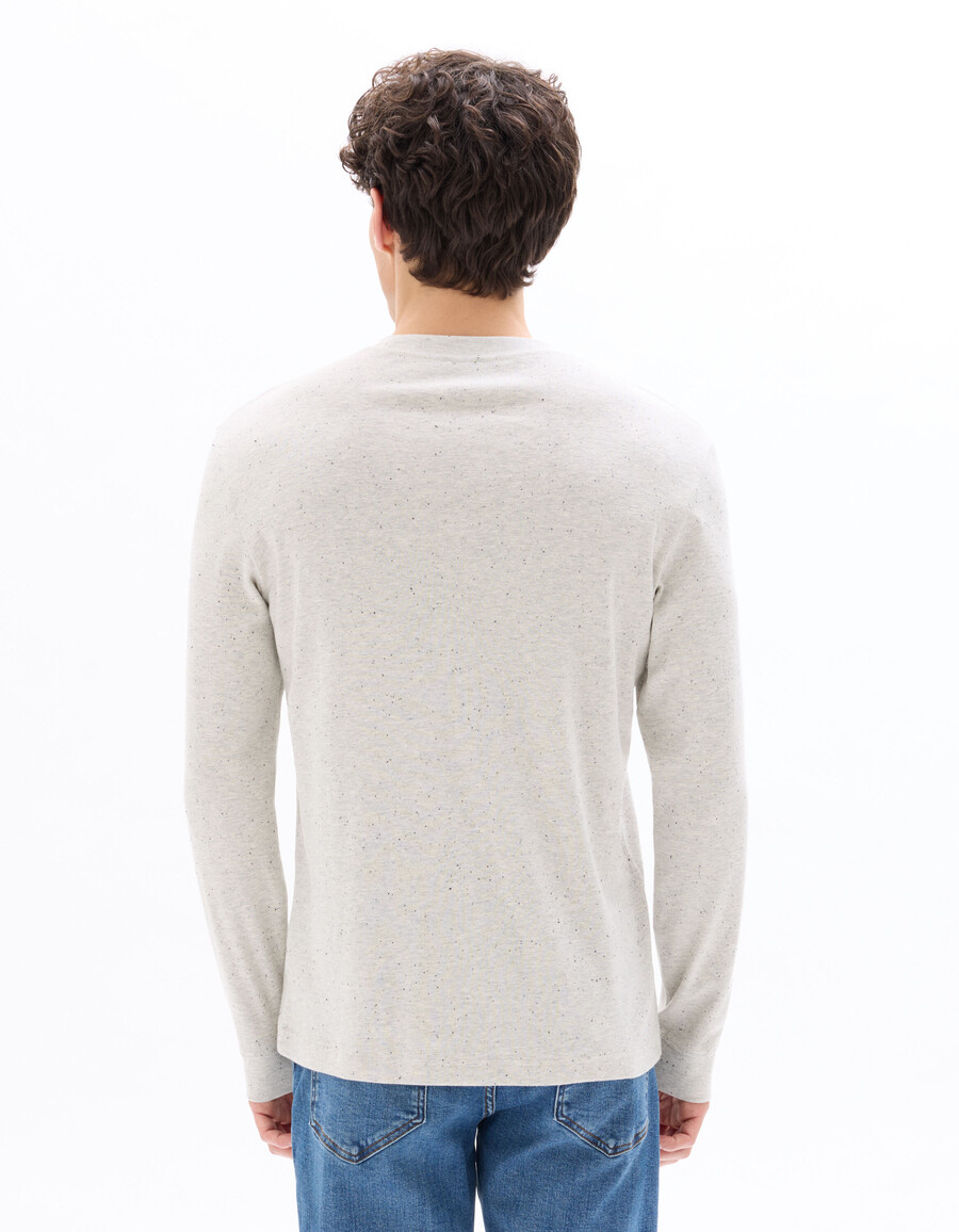 langärmeliges gesprenkeltes t-shirt in regulärer passform