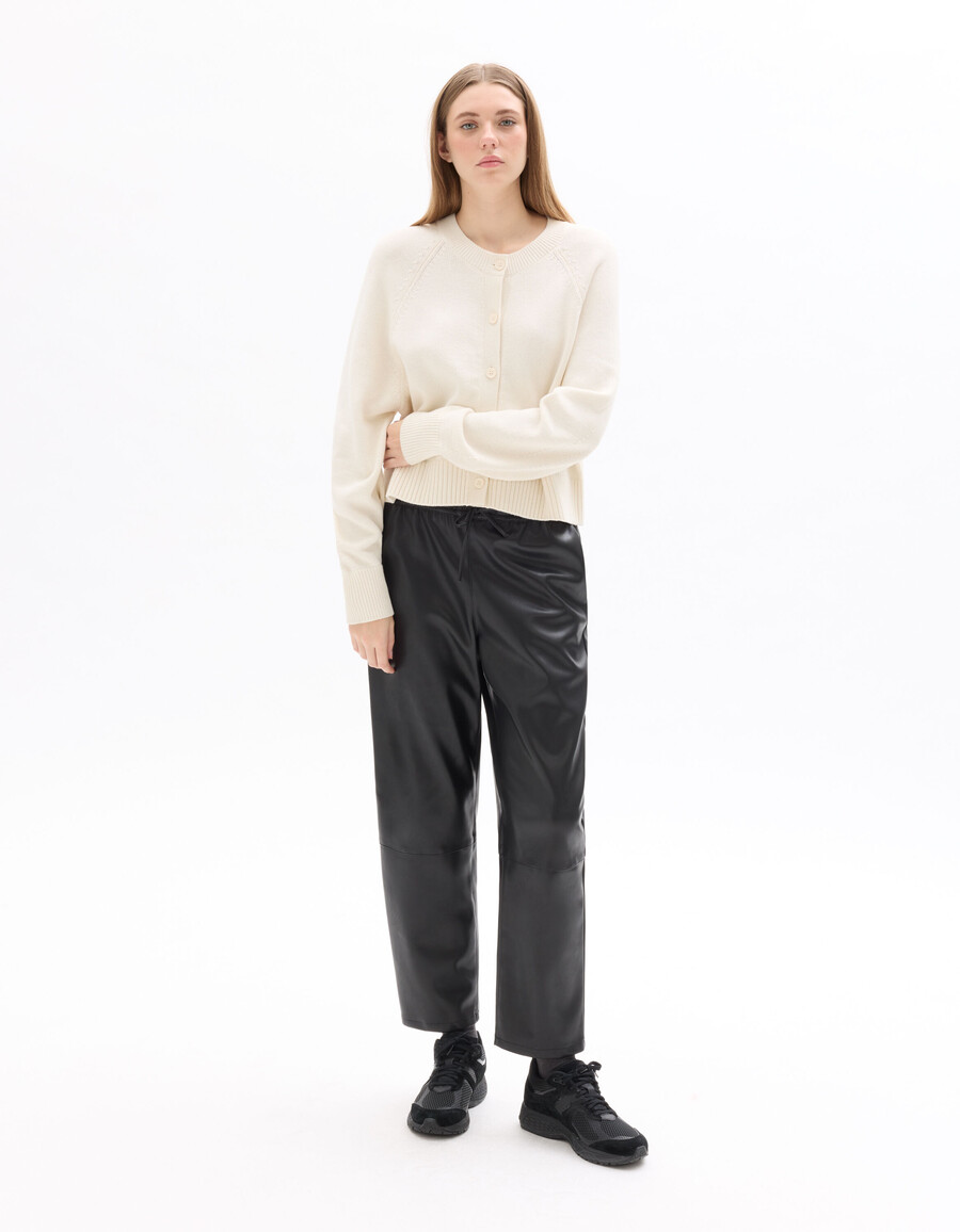 kurzer cardigan aus glattem strick